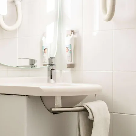 Ibis Grands Boulevards Opera 9e 3* Párizs
