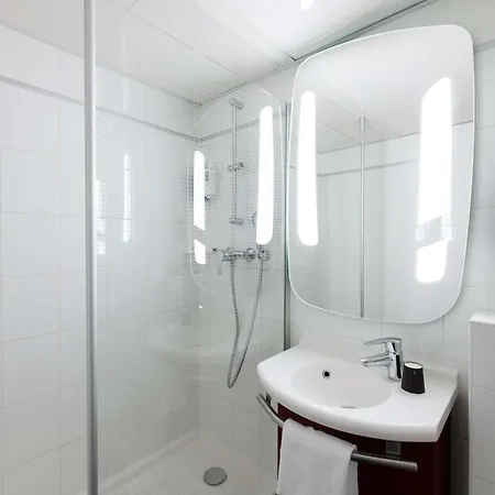 Ibis Grands Boulevards Opera 9e מלון